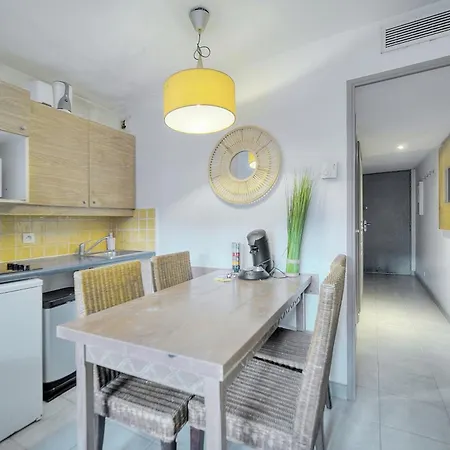 Les Cinq - 2 Min Mer - Piscine - Terrasse - Vca Apartment