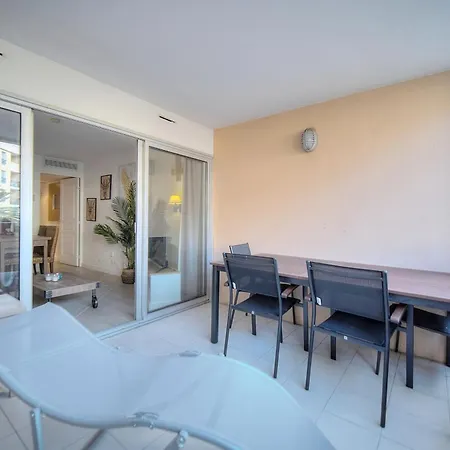 Les Cinq - 2 Min Mer - Piscine - Terrasse - Vca Apartment *